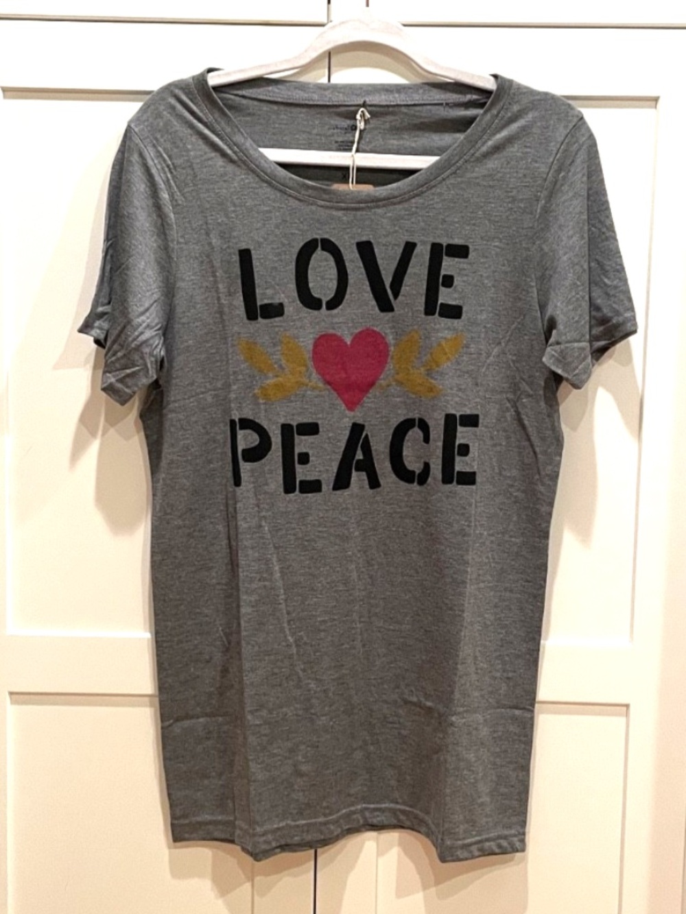NWT LOVE PEACE natural life gray Women's T-Shirt Size XL